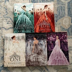 The Selection series by Kiera Cass books
